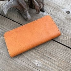 画像6: 【広島ジビエレザー】猪革＆牛革スタンダード長財布★戦闘傷が荒々しい自然を感じさせる　ヴィンテージキャメル　 (6)