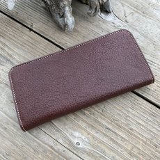 画像4: 【広島ジビエレザー】鹿革＆牛革スタンダード長財布★毎日使うのが楽しくなるさわり心地?　羊羹色 (4)