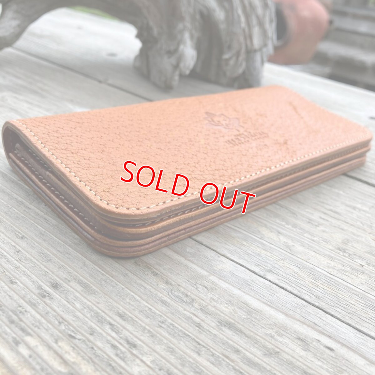 画像3: 【広島ジビエレザー】猪革＆牛革スタンダード長財布★戦闘傷が荒々しい自然を感じさせる　ヴィンテージキャメル　 (3)