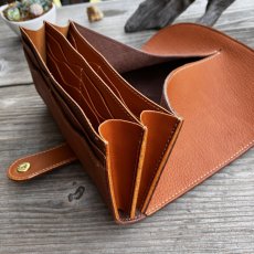 画像9: 【広島ジビエレザー】ヴィンテージキャメル 鹿革ギャルソン長財布｜カード16枚収納・大容量財布 (9)