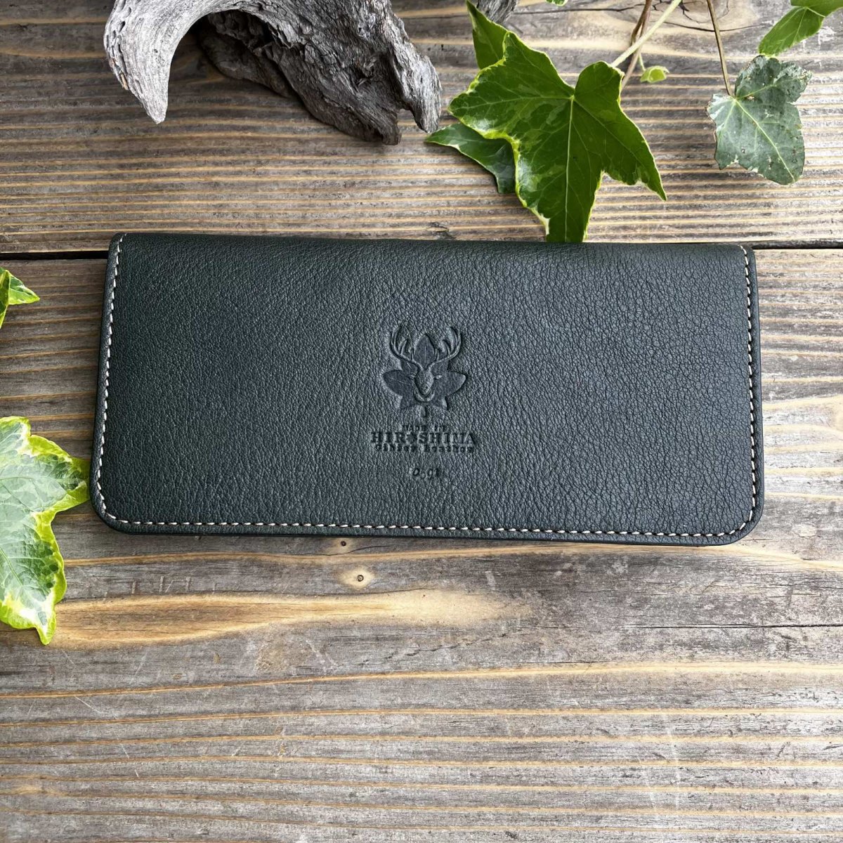 画像1: 【広島ジビエレザー】鹿革＆牛革スタンダード長財布★鹿革の柔らかい手触りを感じさせる　青桐翠 (1)