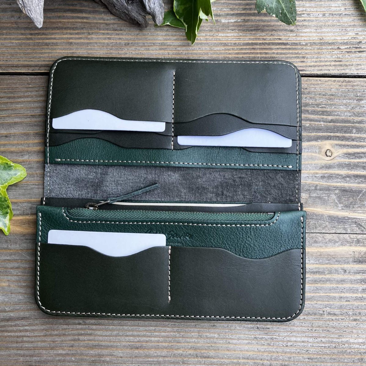 画像5: 【広島ジビエレザー】鹿革＆牛革スタンダード長財布★鹿革の柔らかい手触りを感じさせる　青桐翠 (5)