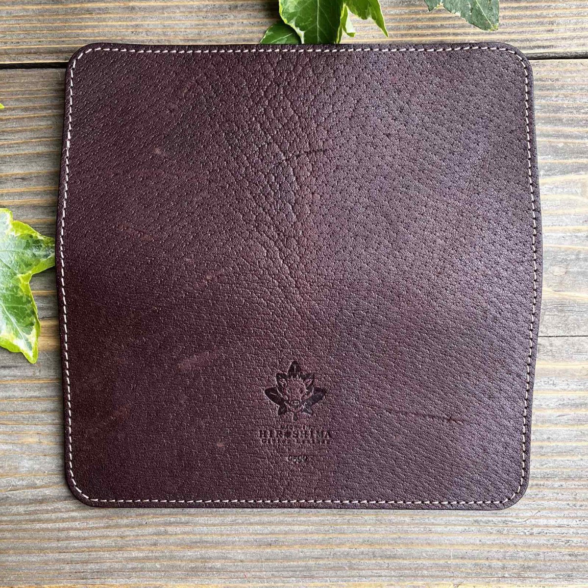 画像3: 【広島ジビエレザー】猪革＆牛革スタンダード長財布★戦闘傷が荒々しい自然を感じさせる　ダークブラウン (3)