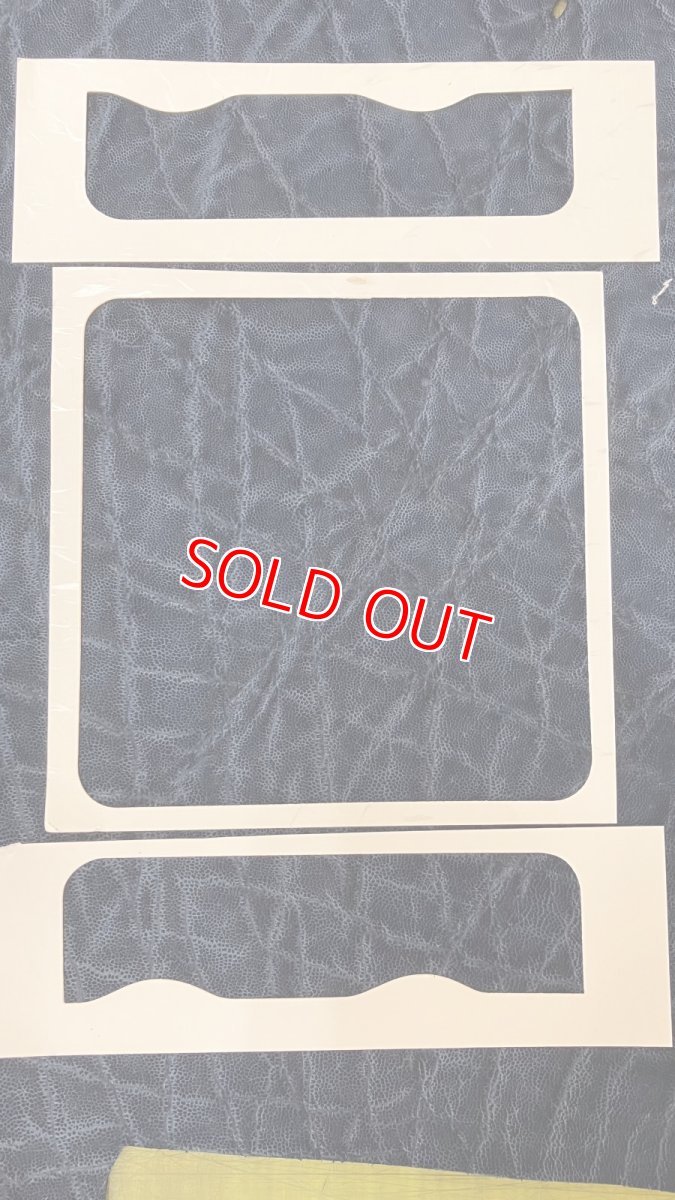 外装とカード入れ2か所